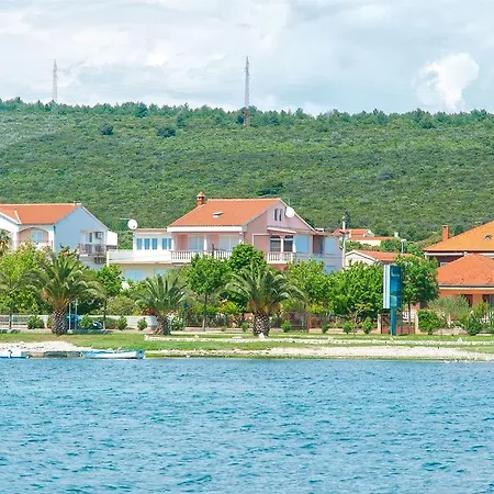 Augustin Apartamento Sukošan
